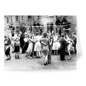 World War Two victory celebrations   Greeting Card (Pack of 2)   7x5 
