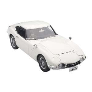 Toyota 2000 GT Upgraded White 118 Autoart Toys & Games