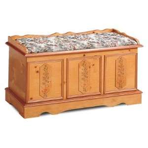  Woodburn Cedar Chest with Pad in Pine: Furniture & Decor