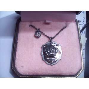 : JUICY COUTURE SILVER NECKLACE: Shield with Embossed Signature Juicy 
