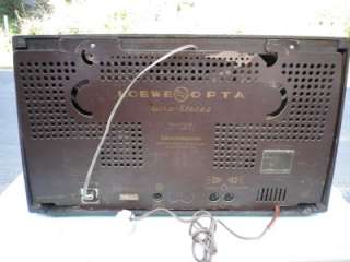 Here we have a german piece of history; a Loewe Opta tube radio