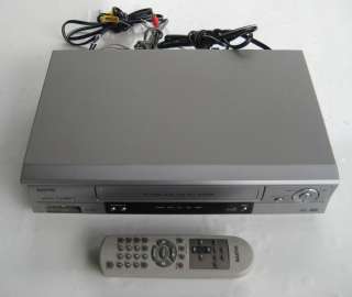 SANYO VWM 900 4 HEAD HI FI VCR VHS PLAYER RECORDER W/REMOTE & CABLES 