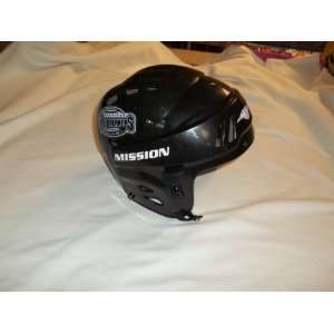  Mission M15S Black ice hockey helmet   Size 6 3/8   6 7/8 