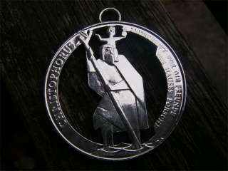   an extraordinary medaillon or on your cars keys this piece is awesome