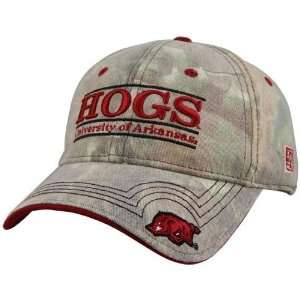  The Game Arkansas Razorbacks Camo Bar Flex Fit Hat: Sports 