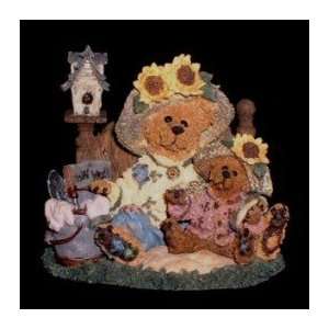  Boyds Bears Sunny and Sally Berriweatherplant with 