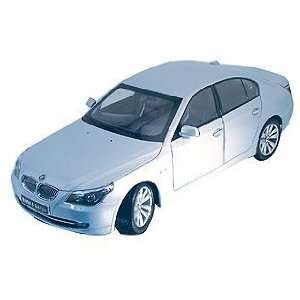  Kyosho 1:18 BMW 550I Sedan pearl silver w/black interior 