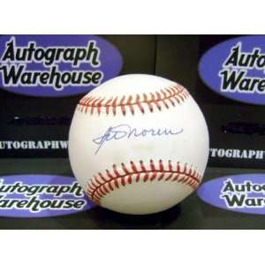  Irv Noren Autographed Baseball   Major League ) Sports 