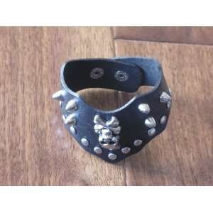  Skull Snaps Wristband Bracelet Black color Arts, Crafts & Sewing
