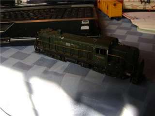 Old Hobbytown Metal HO PRR 5900 ALCO 1600 Diesel Switcher Train Engine 