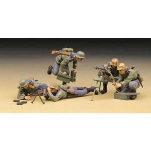  Academy 1/35 German Machine Gun Team: Toys & Games