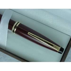 Cross Made in USA Maroon Red Lacquer & 23 Kt Gold Medium nib fountain 