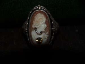 OVAL CAMEO AND ONYX 2 SIDED SILVER RING 6  