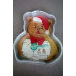  Wilton Christmas Santa Bear Cake Pan    RETIRED 