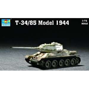    1/72 Soviet T 34/85 Model 1944 Army Tank Trumpeter: Toys & Games