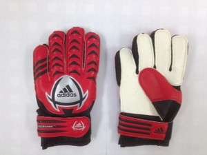   FS Young Pro   Youth Fingersaver Goalie Gloves   Size: 4 & 5  