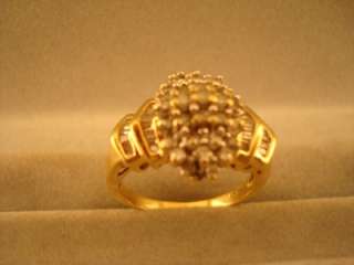 10 KARAT GOLD DIAMOND CLUSTER RING SIZE 9.5  