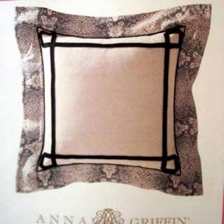 Anna Griffin~SEWING PATTERN~2 Pillows, Tote Bag, Quilt  