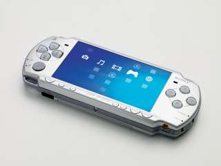PlayStation Portable   PSP Konsole Slim & Lite, Ice Silver + Ratchet 