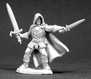 Hooded Ranger w/ Two Swords by Reaper Miniatures 03286  