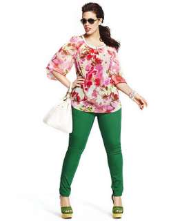   Plus Size prismatic pants floral print top look   Plus Sizess