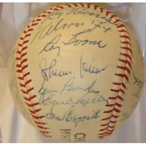   1958 White Sox Team 24 SIGNED Baseball NELLIE FOX: Sports & Outdoors