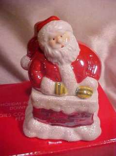AVON ~ HOLIDAY POURED CANDLE ~ DOWN THE CHIMNEY SANTA ~ 2004 NEW 
