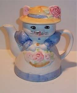 Vintage Tea Pot   Lady Bunny with Hat MINT  